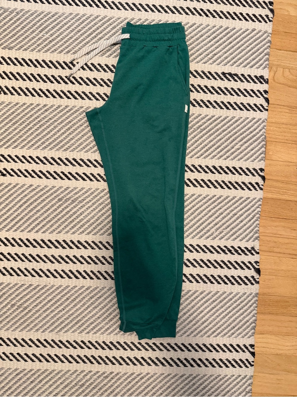 Vuori performance jogger : Green XXS - Comfortable Everyday Bottoms - Picture 2 of 2